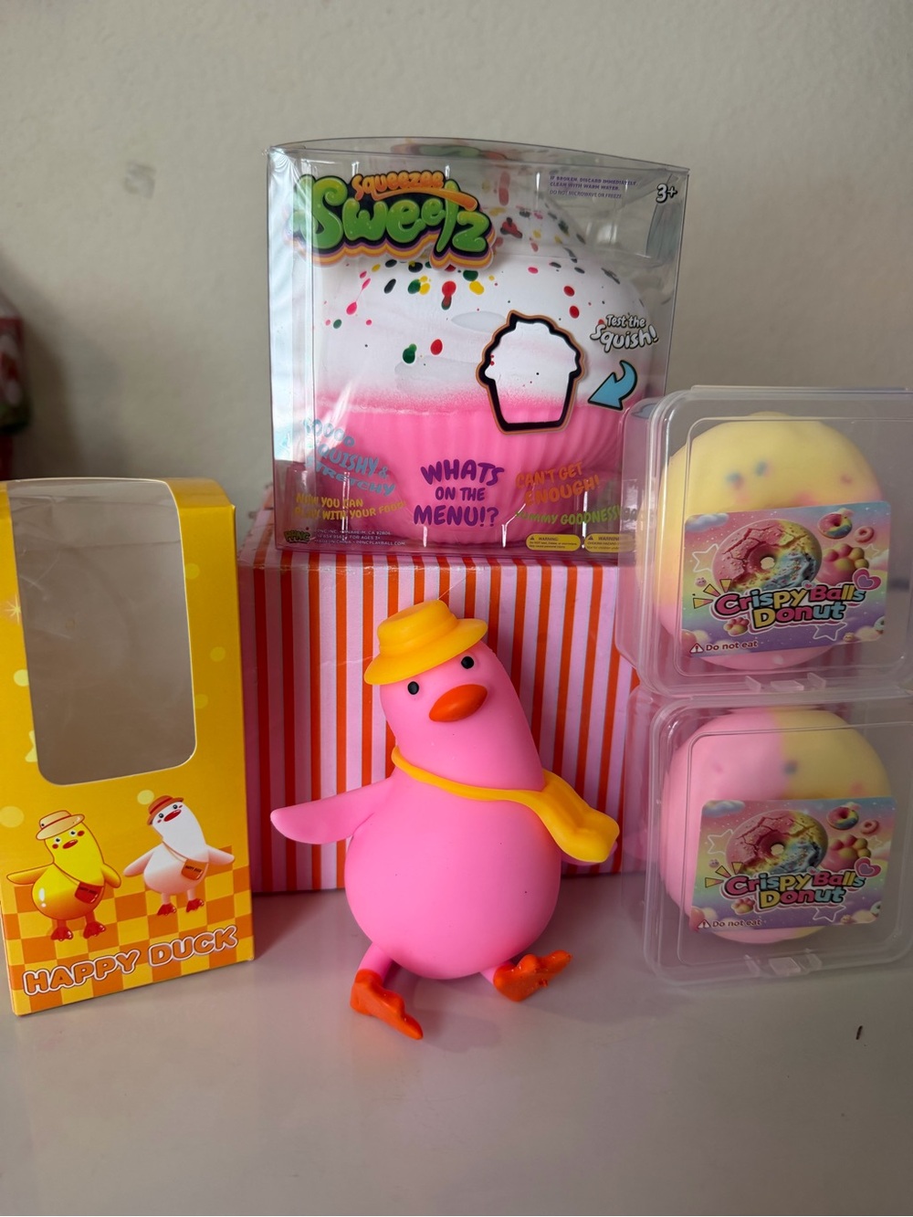 🩷🧁JUMBO PINK CUPCAKE, Happy Duck Pink with Hat & Scarf, 2 wax coated doughnuts🩷🩷